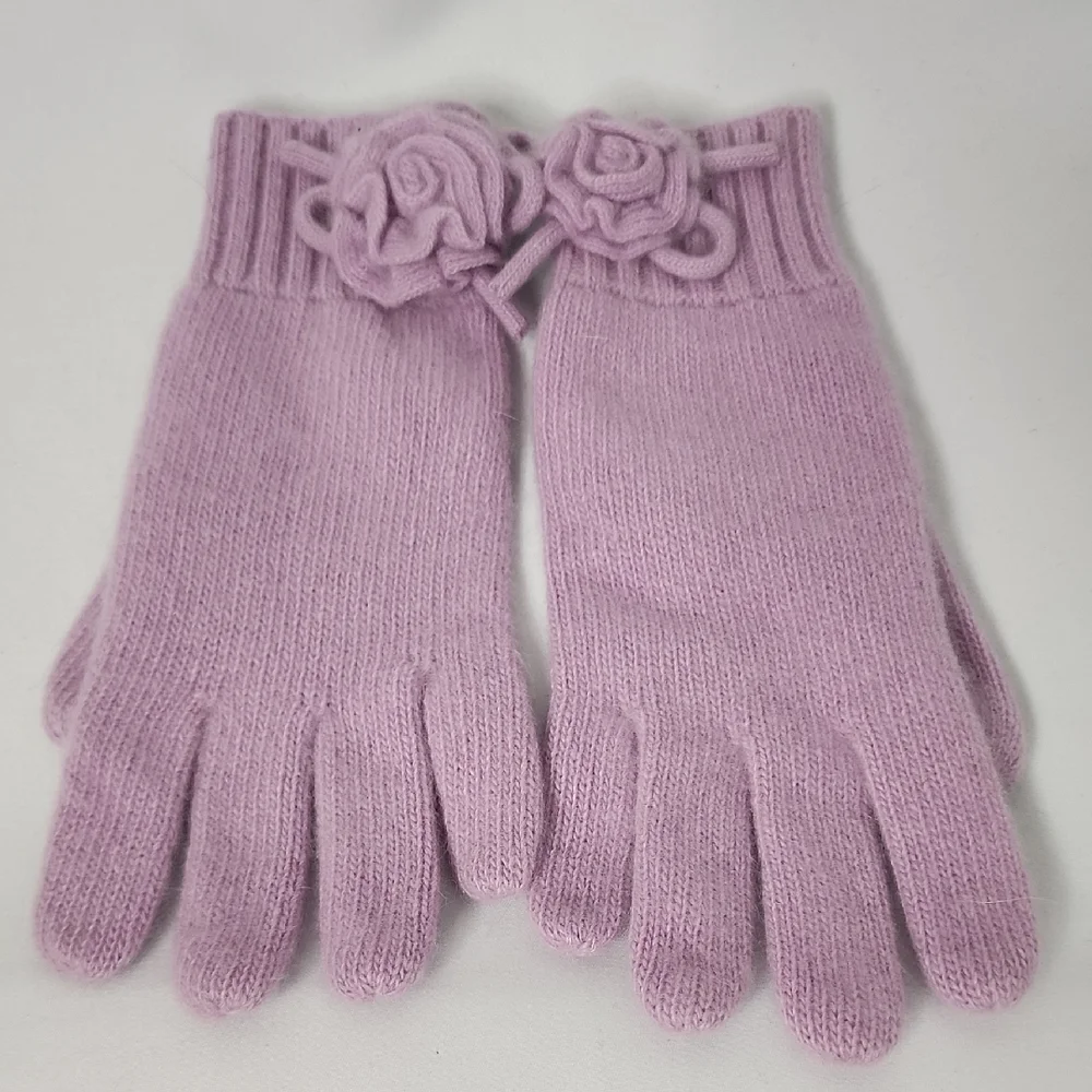 Vintage Lilac Knit Cashmere Gloves with Floral Accents